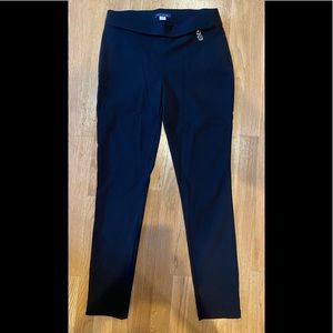 Tommy Hilfiger Women’s Pull on skinny pants . Size 6. NWOT.